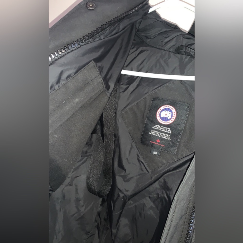 Selling lightly used Canada Goose Women’s size M jacket. No rips, tears, stains.